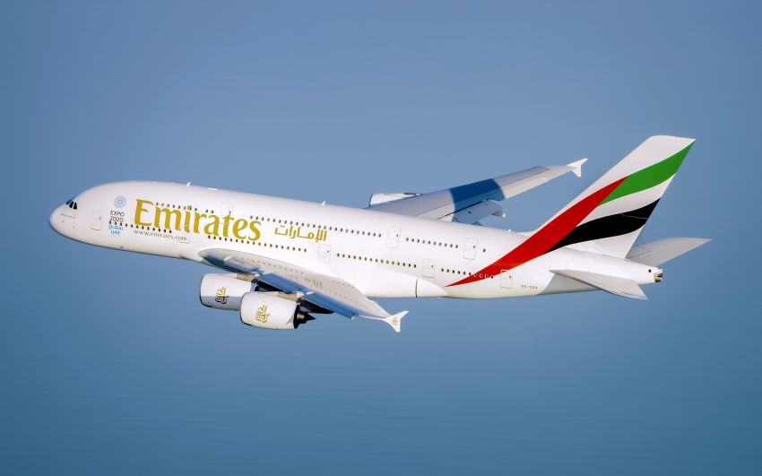 Emirates начала внедрение спутникового интернета Starlink на своих самолетах