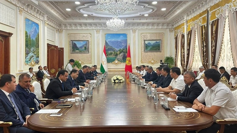 Governors of Batken and Sughd regions discuss border safety and trade