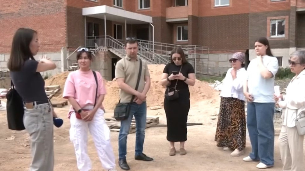 В Кокшетау дольщики пять лет не могут дождаться квартир, в которые вложили миллионы