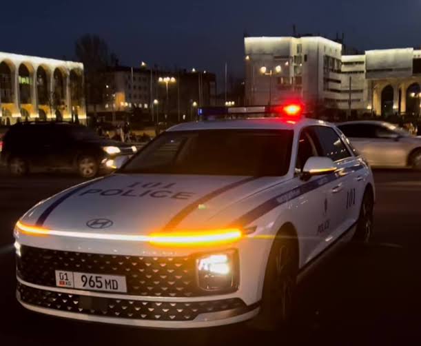 В Бишкеке наказали водителя BMW за рекламу сайта для взрослых