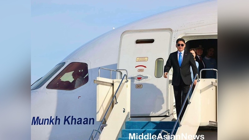 Mongolian President Ukhnaa Khurelsukh arrives in Kazakhstan