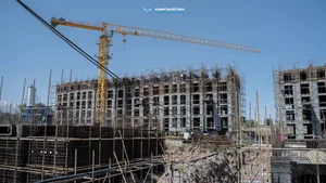 В Бишкеке продолжается строительство жилого комплекса для сотрудников авиации