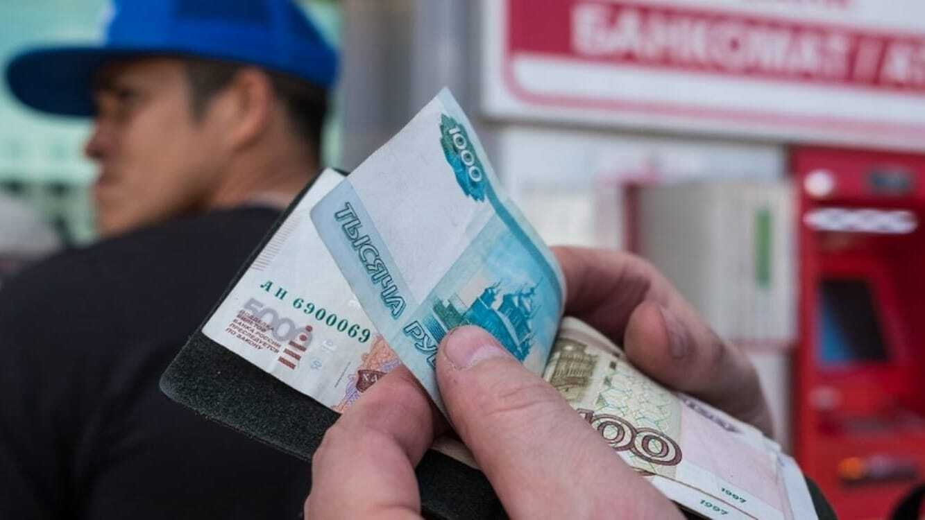 Представительство Минтруда Кыргызстана в России помогло гражданам вернуть более 14 млн рублей задолженности по заработной плате