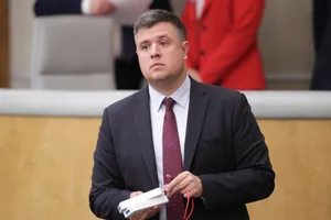 Занялся бы лучше куличами, Толмачев!