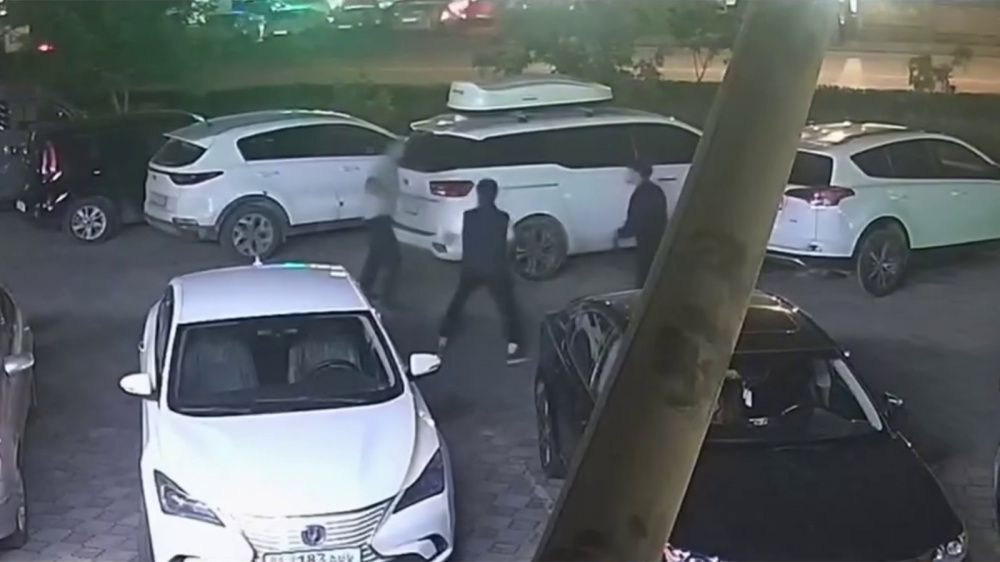 В Бишкеке задержали двоих мужчин после драки в "Джале" (видео)