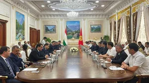 Главы Баткенской и Согдийской областей обсудили безопасность на границе и торговлю