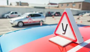 Выпускники госавтошкол начали сдавать экзамены на получение водительских прав