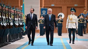 Токаев и президент Кипра провели официальную встречу в Астане