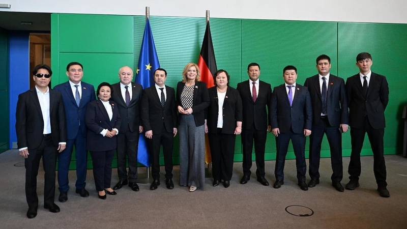 Delegation of Kyrgyz Parliament meets Bundestag President in Germany