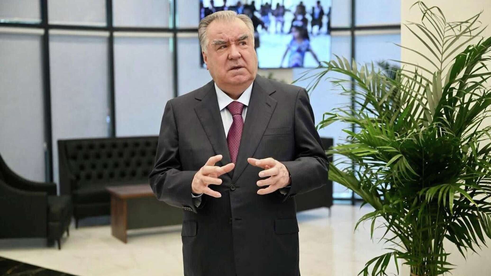 Открытие здания аэропорта и сада: визит Рахмона в Хатлон