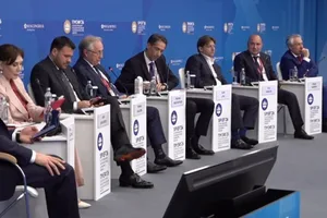 Россия зовет Азербайджан к «сближению» с ЕАЭС