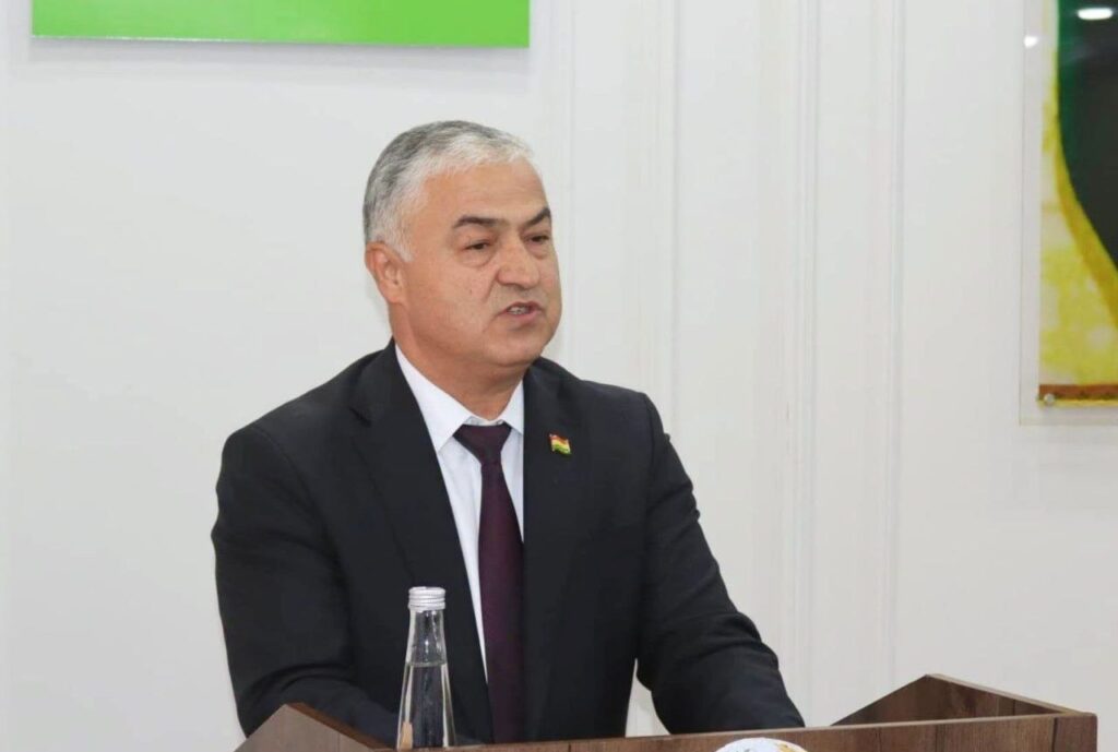 Для пострадавших от пожара на рынке Хорога предпринимателей построят новые магазины