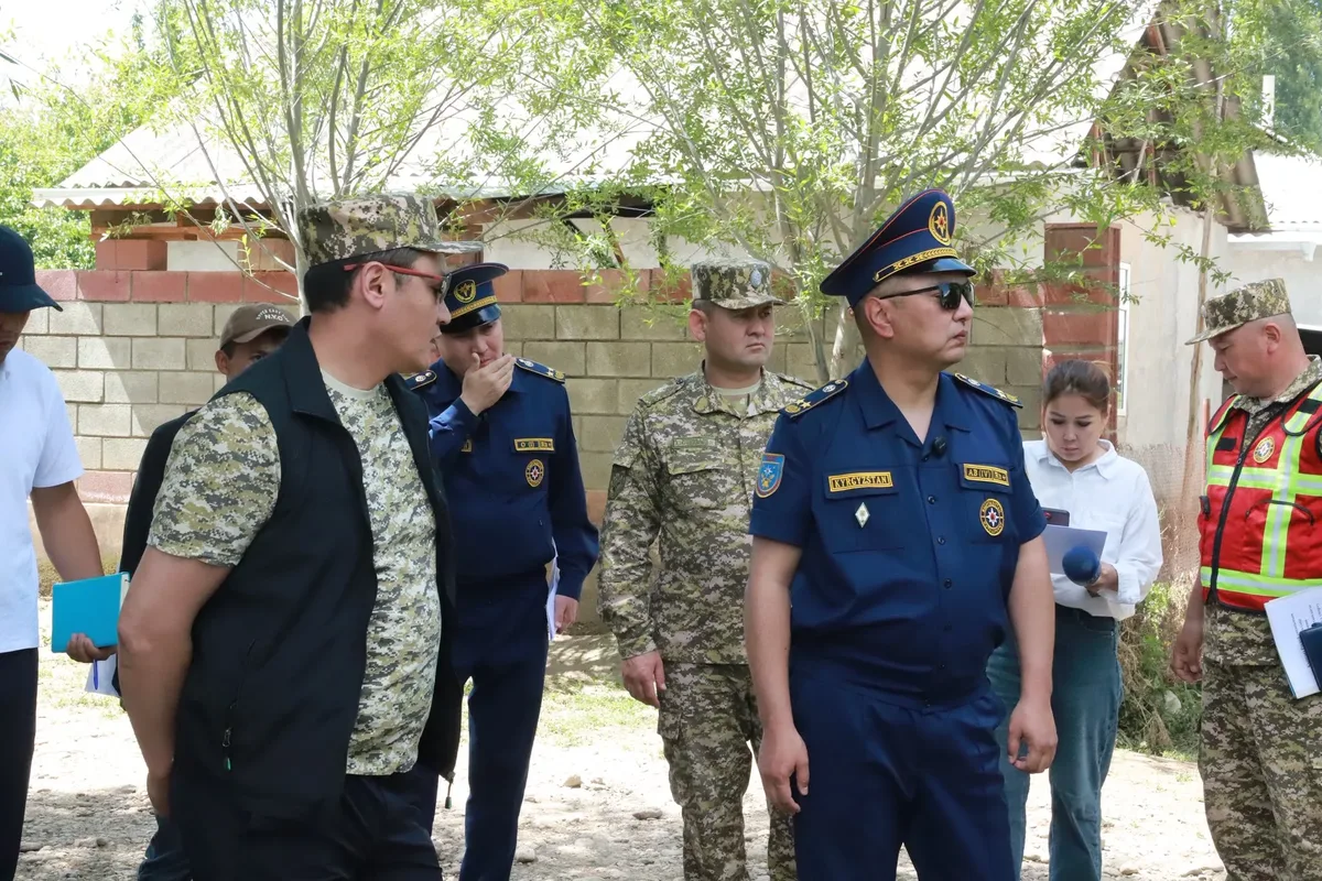 Глава МЧС Кыргызстана проинспектировал ход восстановительных работ после селей в Ошской области