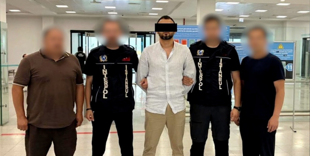 В Стамбуле задержали и доставили в Кыргызстан подозреваемого в убийстве