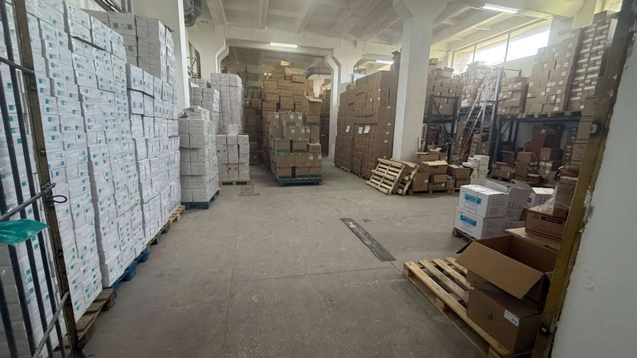 "Кыргызфармация" закупила лишние лекарства и медизделия на 138 млн — ГП