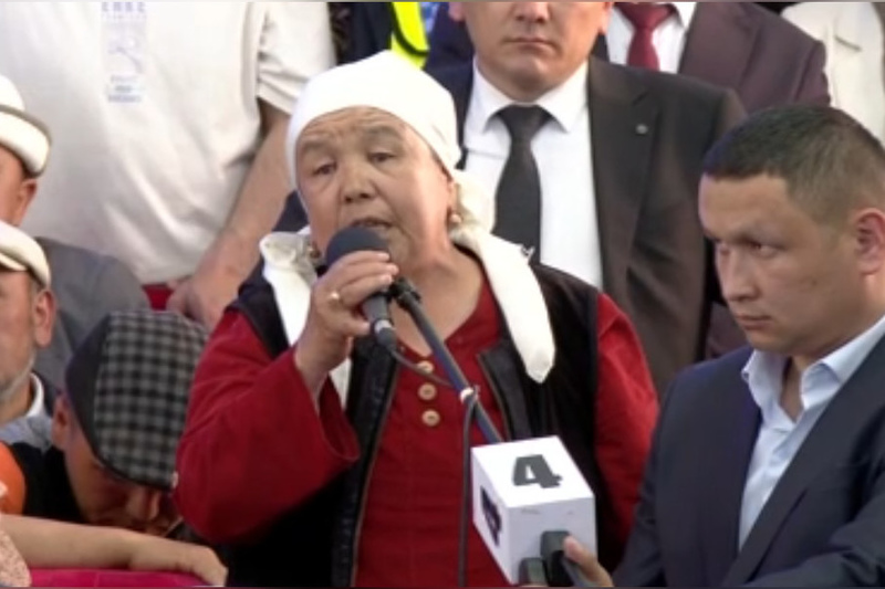 President Japarov vows to investigate alleged land and mining dispute in Uzgen district