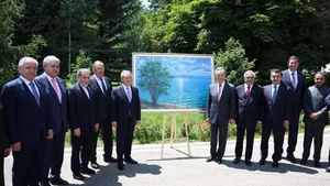 Главы МИД ШОС "нарисовали" картину после заседания в Чолпон-Ате