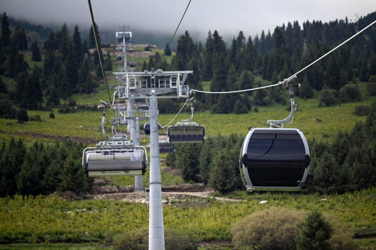 Sadyr Japarov launches cable ways for future Ala-Too Resort