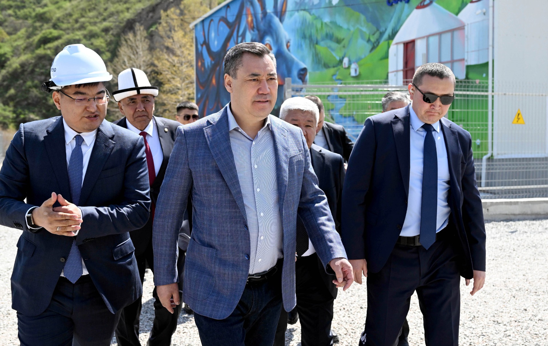 Садыр Жапаров назвал малые ГЭС стратегически важным направлением энергетики КР