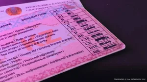 “Менять права не придется“- казахстанцам разрешили ездить на “механике“с правами на “автомат“