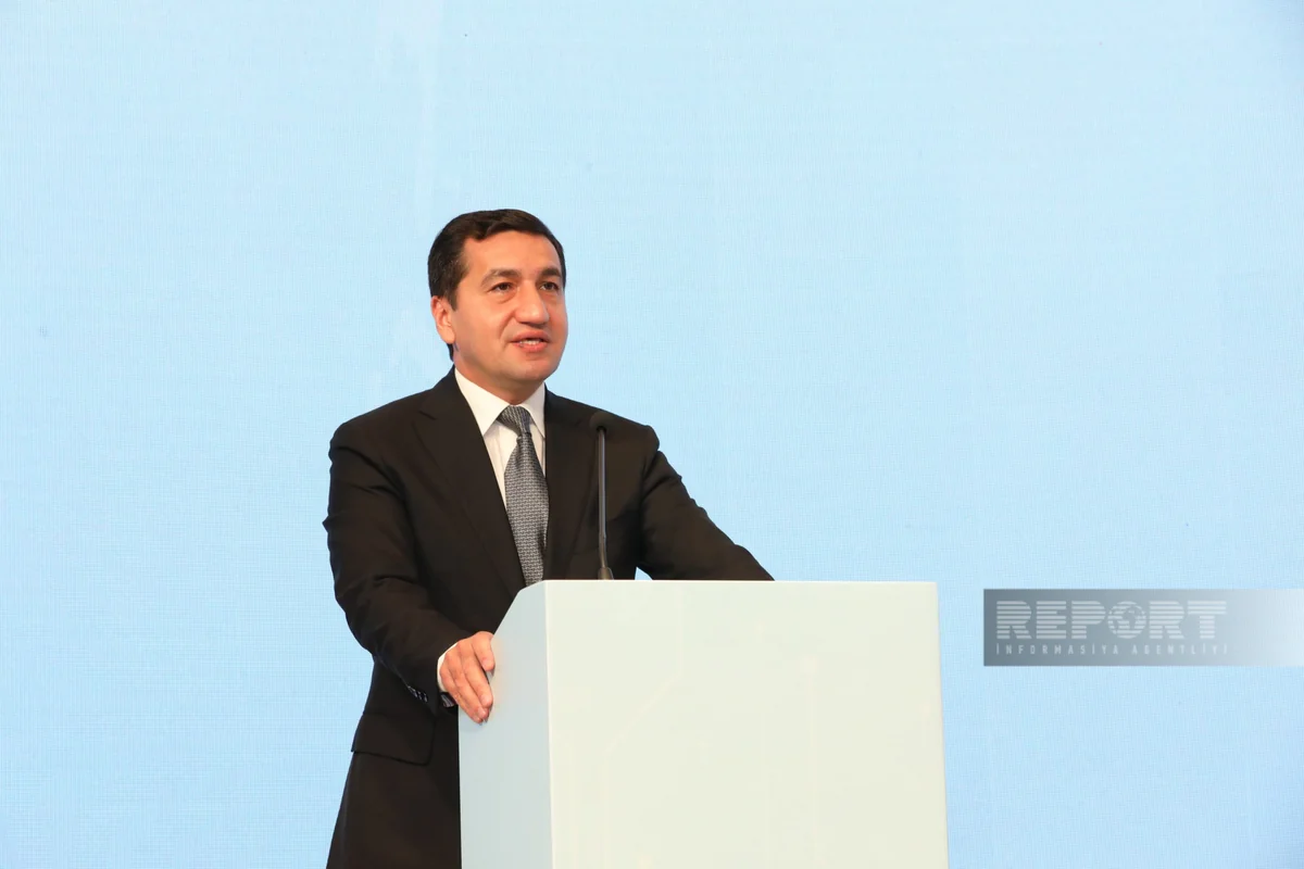 Хикмет Гаджиев поделился кадрами прогулки президентов Азербайджана и Туркменистана по Шуше