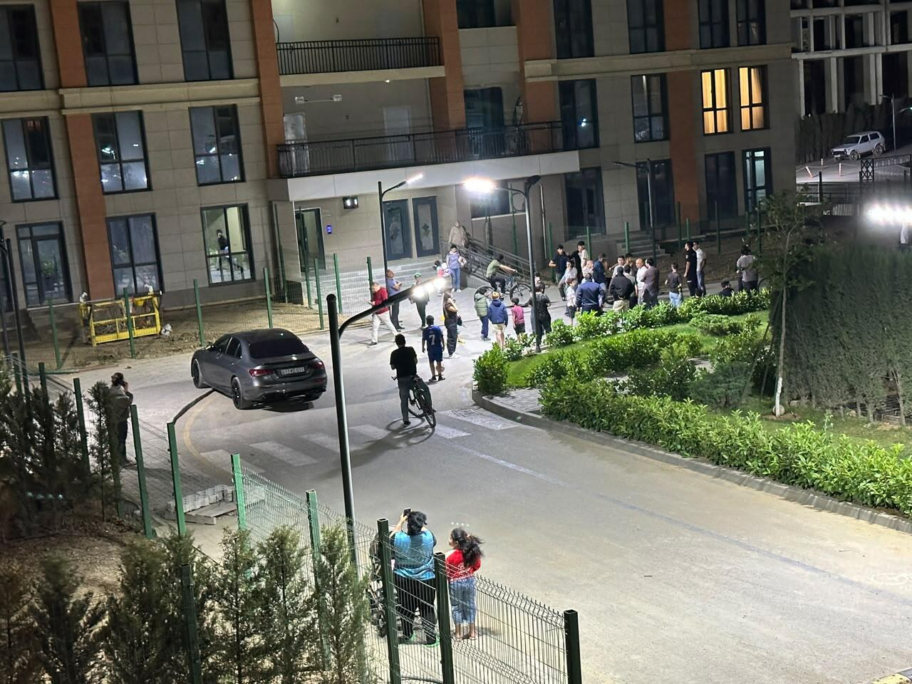 Пожар в жилом комплексе в Баку
