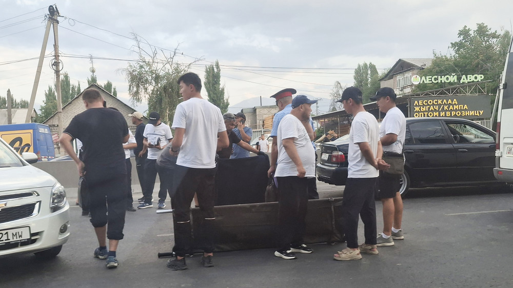 В Бишкеке автомобиль насмерть сбил пешехода