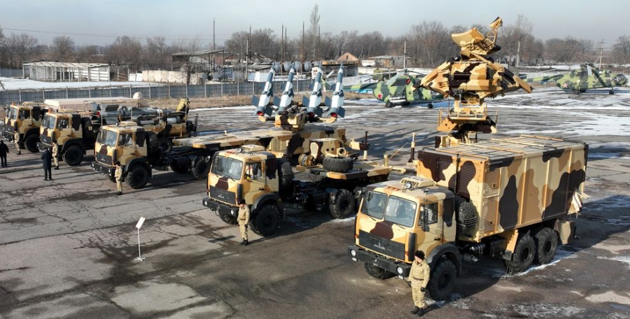 В Иссык-Кульской области военная техника и комендантский час, но бояться не стоит