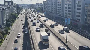 В Баку на некоторых улицах и проспектах наблюдаются пробки