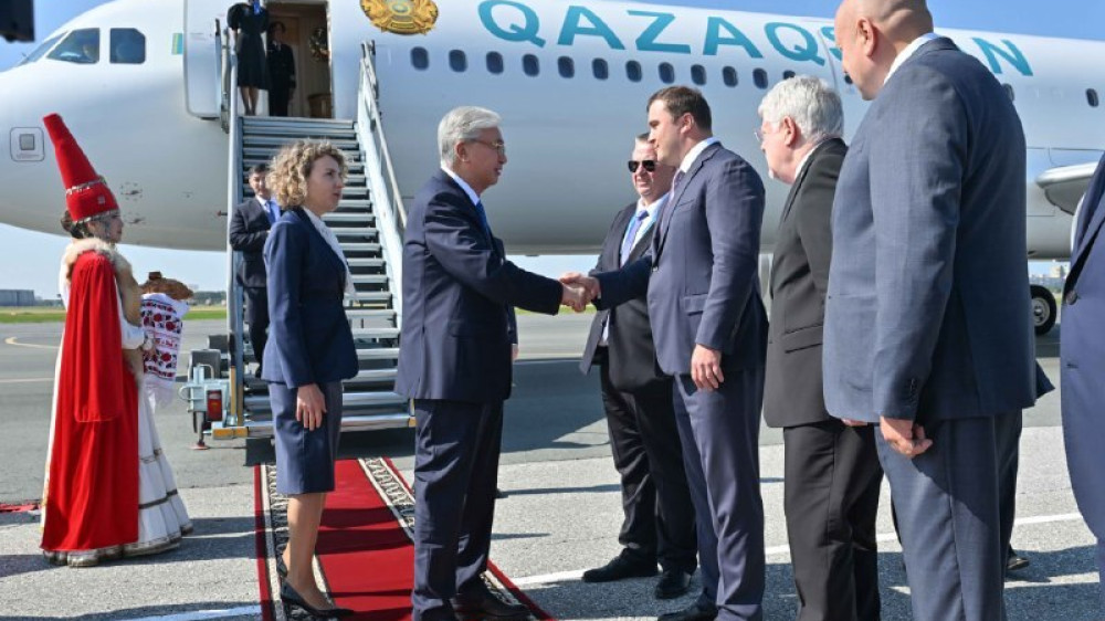 Президент Казахстана прибыл в Омск
