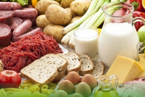 Мониторинг цен: в Кыргызстане дорожают лук и мясо, в РФ и Казахстане — рис и другие товары