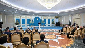 Токаев поблагодарил медиков за участие в ключевом событии страны