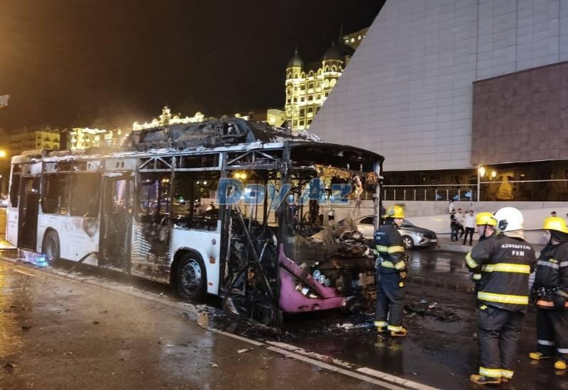 Bakının mərkəzində sərnişin avtobusu yanıb