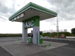 АЗС выдавливают из Бишкека — мэрия расторгает договоры