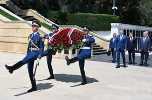 Президент Словакии почтил память шехидов в Баку