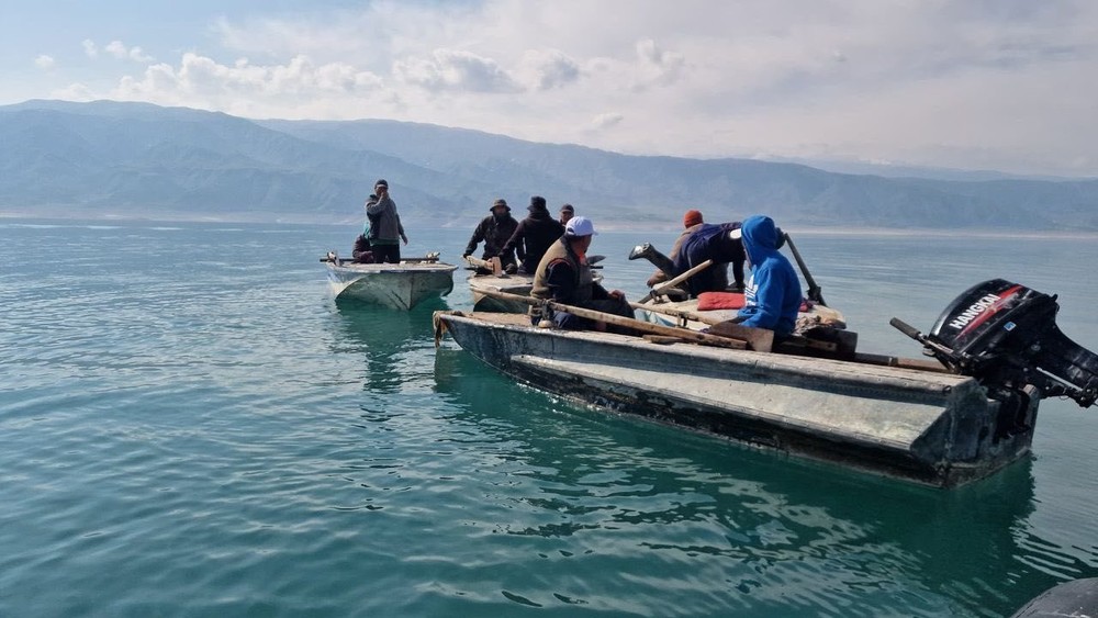 Браконьеры пытались установить сети в Токтогульском водохранилище
