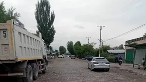 "Все перекопали и тишина". Жители жалуются на затянувшийся ремонт улицы Киргизской