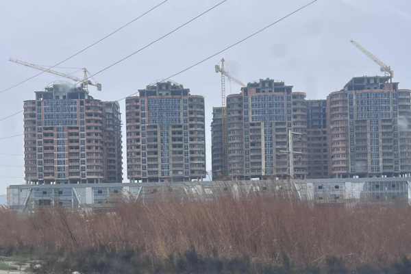 В Баку пытаются «отжать» целый жилой комплекс? Предприниматель бьет в набат