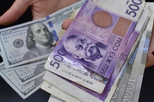 В 1 квартале выдача наличных из касс банков выросла на 11%