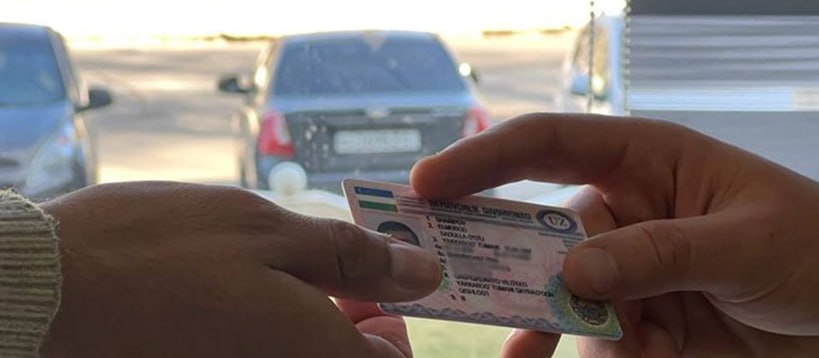 Инструктор по вождению пообещал узбекистанцу восстановить права почти за 2 тысячи долларов