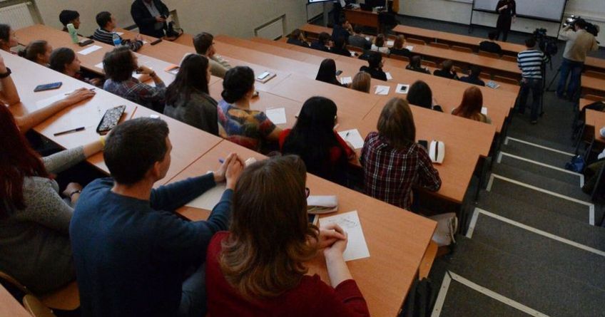 President of Kyrgyzstan signs decree on student mobility