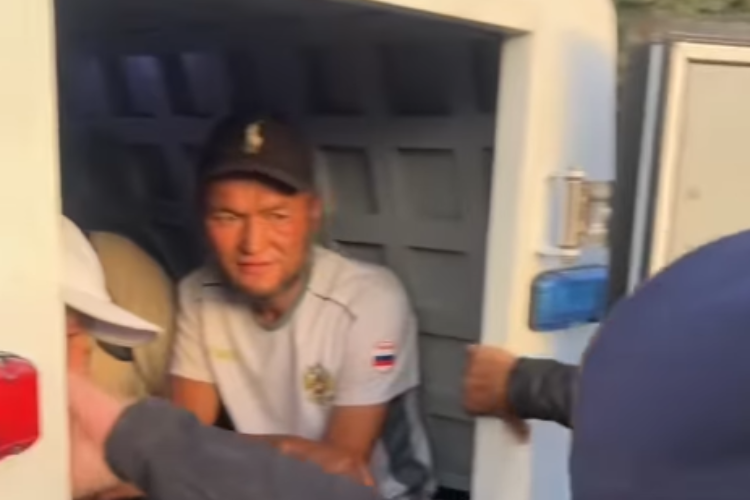 На улице Кулиева в Бишкеке задержали нарушителей общественного порядка