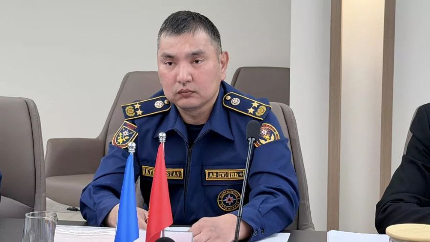 Хватает. Канатбек Чыныбаев рассказал, какая у него зарплата на посту главы МЧС