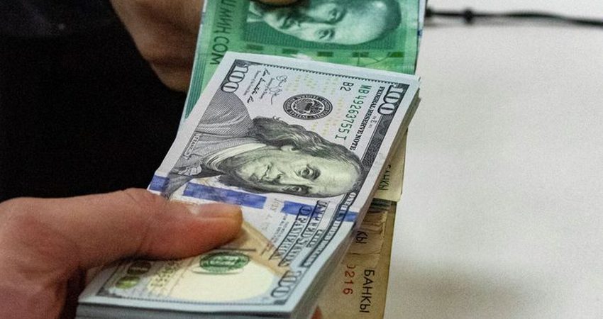 Объем денежных переводов в Кыргызстан приблизился к 1 миллиарду долларов