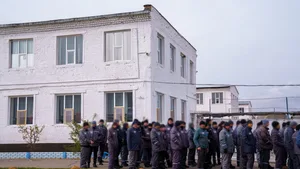 Более 15 тысячам осужденных смягчат наказание. Сенат одобрил закон