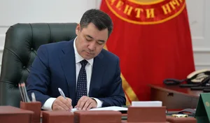 Садыр Жапаров подписал поправки в Уголовный кодекс для окончательной ликвидации ОПГ