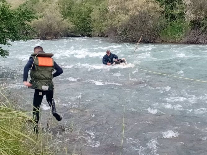 Uzbek citizen drowns in Chychkan River in Toktogul after car plunges into water