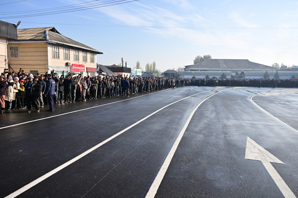 В Баткенской области за год обновят более 200 километров дорог