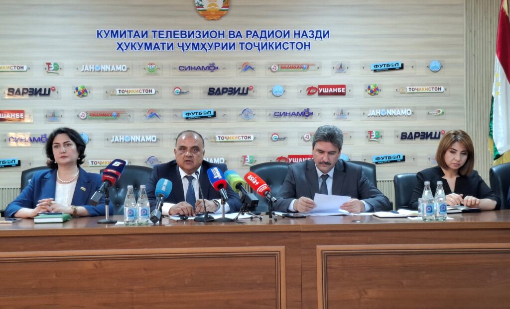 В Таджикистане откроют еще один государственный телеканал. Желающих создать частное общенациональное ТВ пока нет