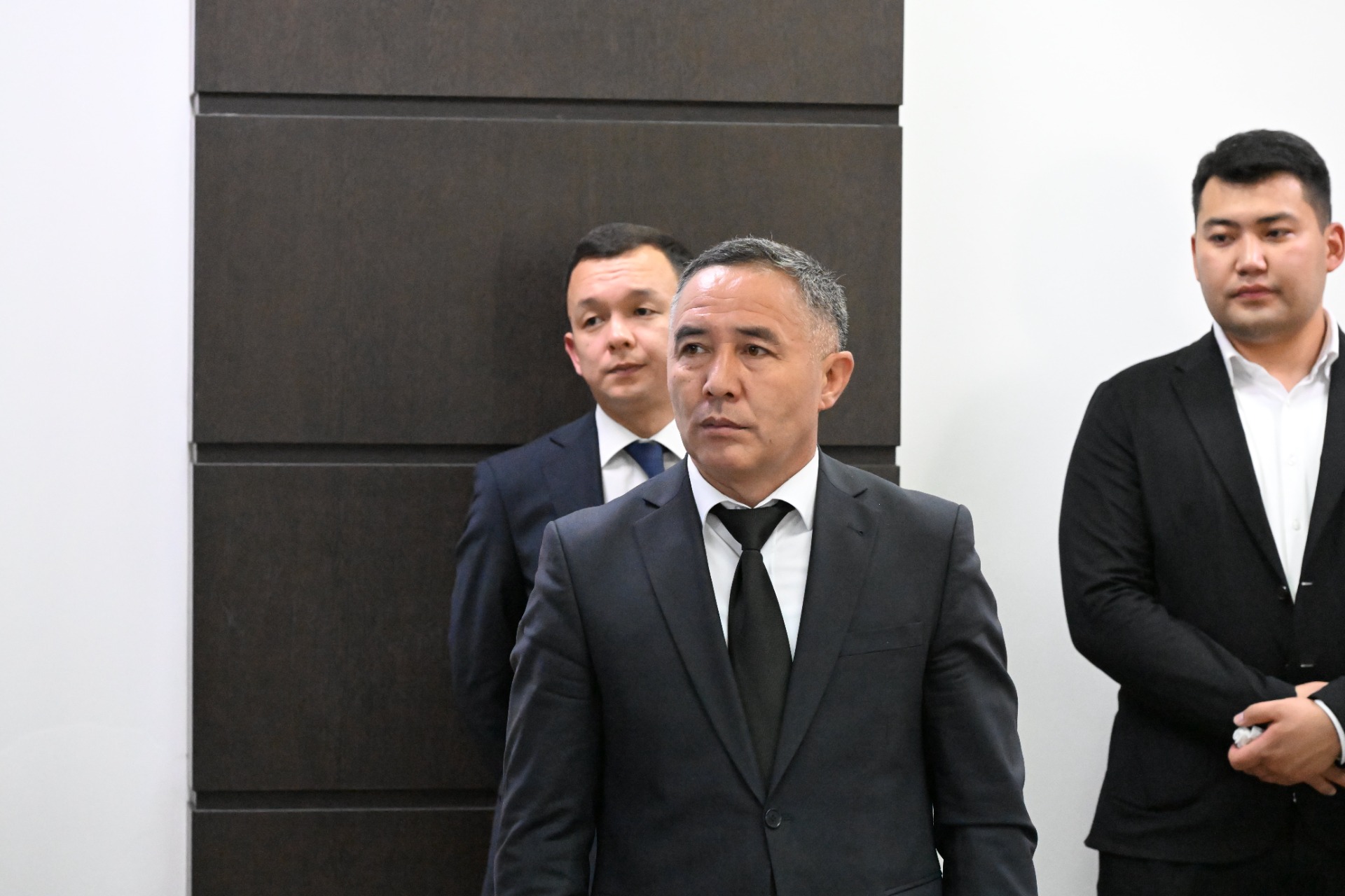 Алмаз Калыбаев представлен коллективу Верховного суда Кыргызстана